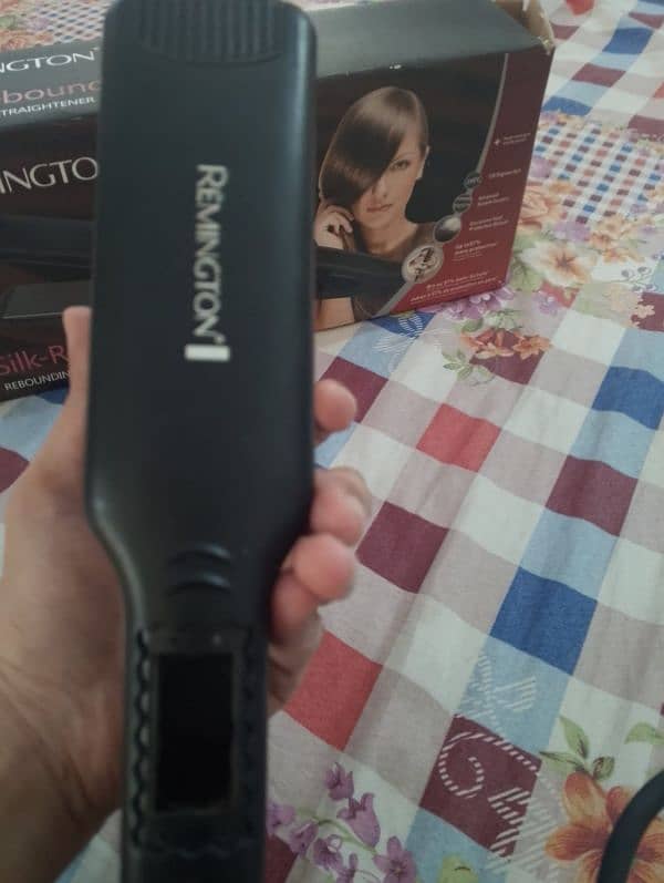 urgently sell hair straightener 1