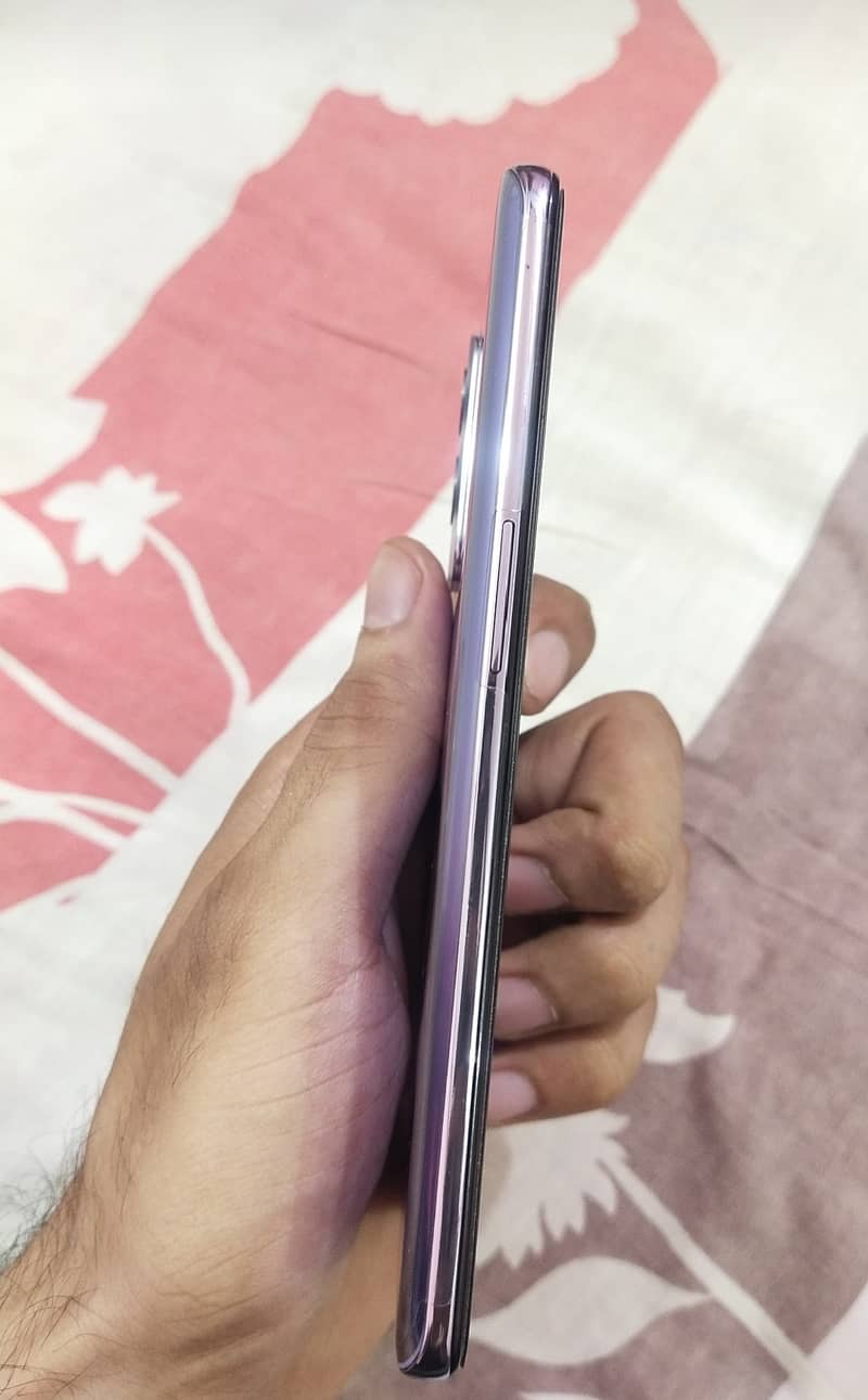 one plus 9 5 g  condition 10 by 10 2