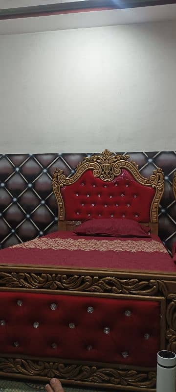 Almost new bed set for sale 4