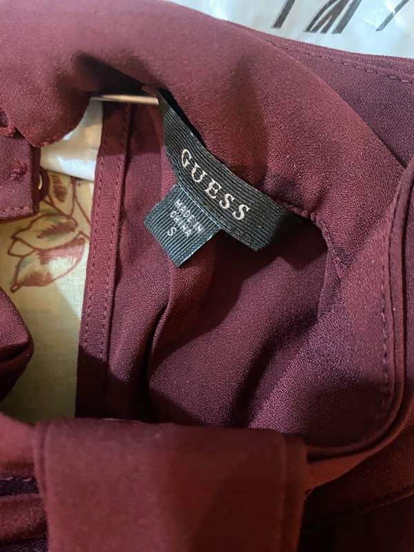 brand:Guess size small 2