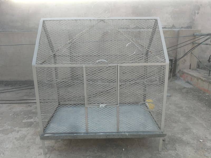 iron Cahe for bird available in good condition 0