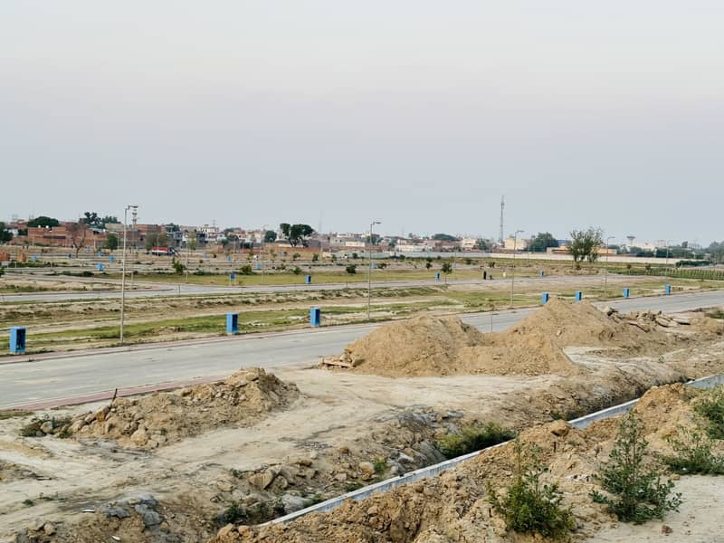 8 Marla Commercial Plots New Deal Open Form Golf View Residencia - Phase 1 Bahria Town, Lahore 4