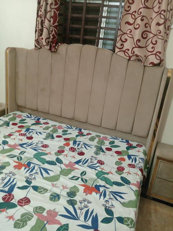 bed sale in Johar town lahor 0