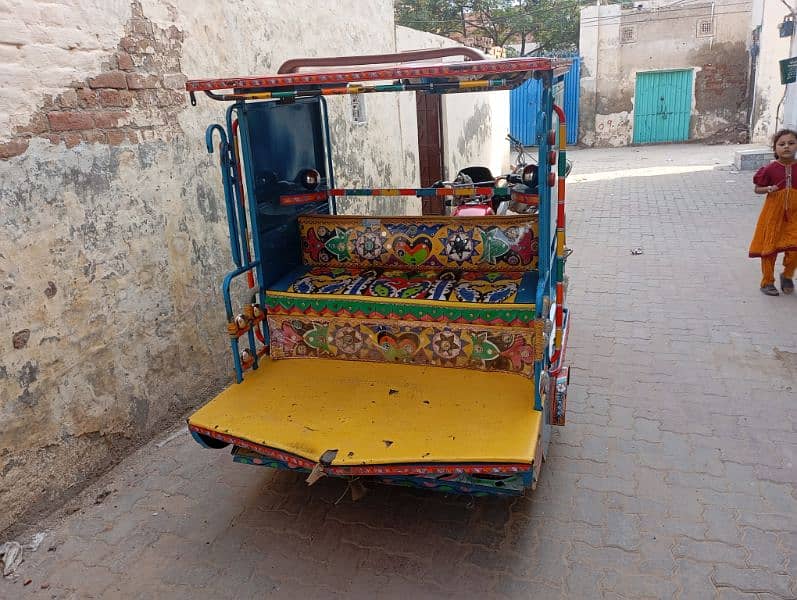 united rickshaw 2024 model 5 months use new condition 3