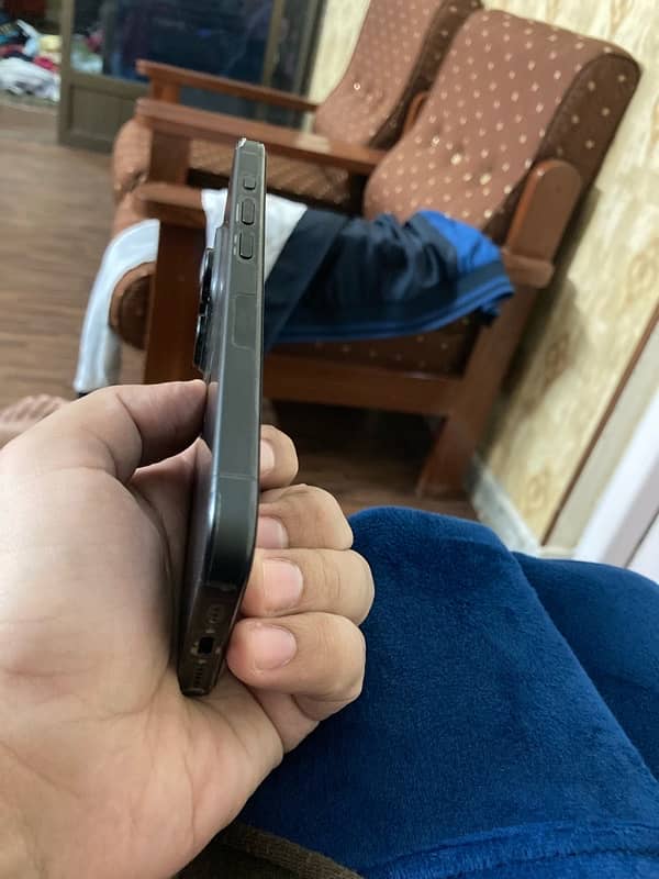 Iphone 15 Pro for urgent sale 12