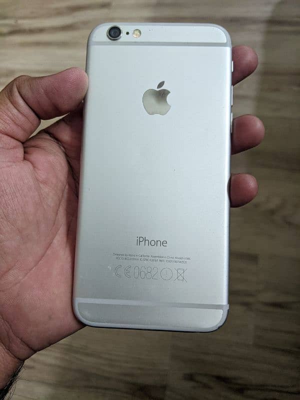 New condition Iphone 6 (64GB) 0