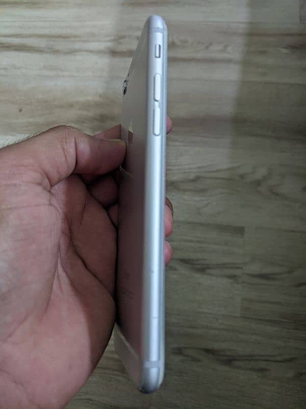 New condition Iphone 6 (64GB) 3