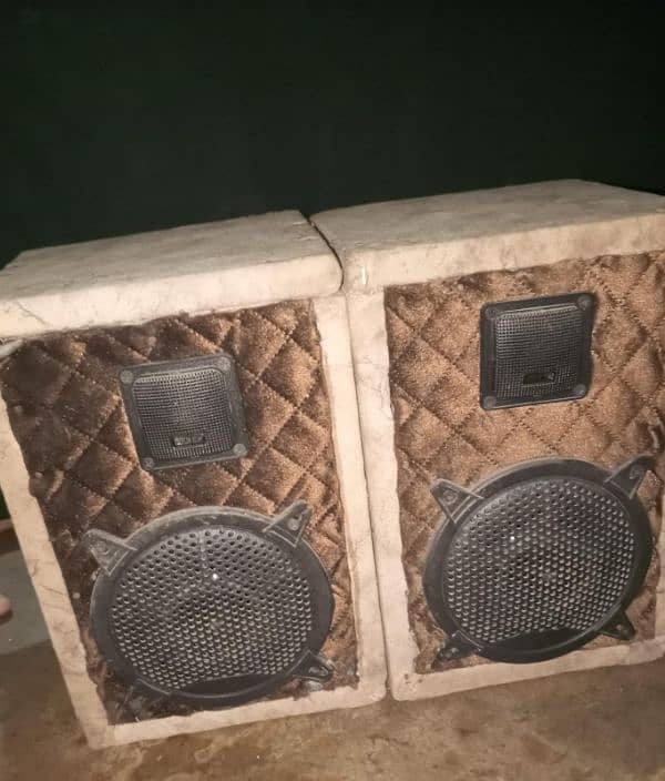 Argent sell portable dual 6 inch speakers 1