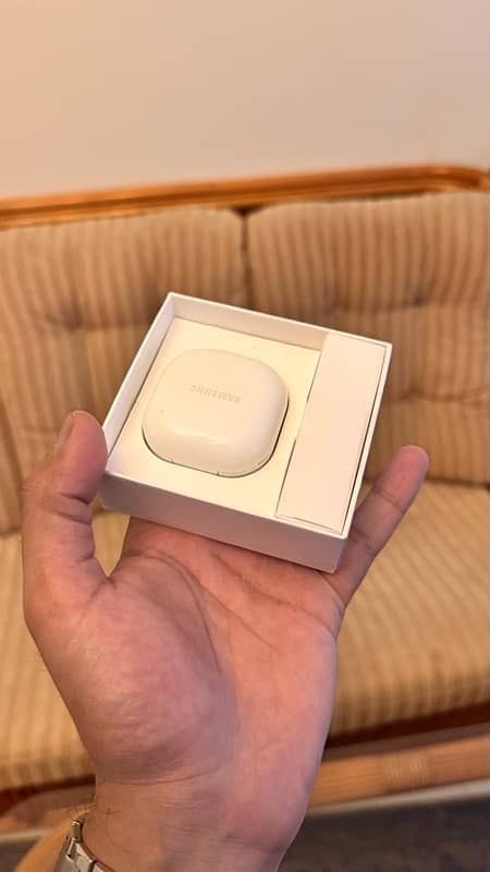 SAMSUNG GALAXY BUDS FE BRAND NEW 2