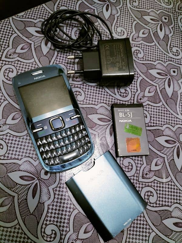 Nokia C3 for SALE. . . 1