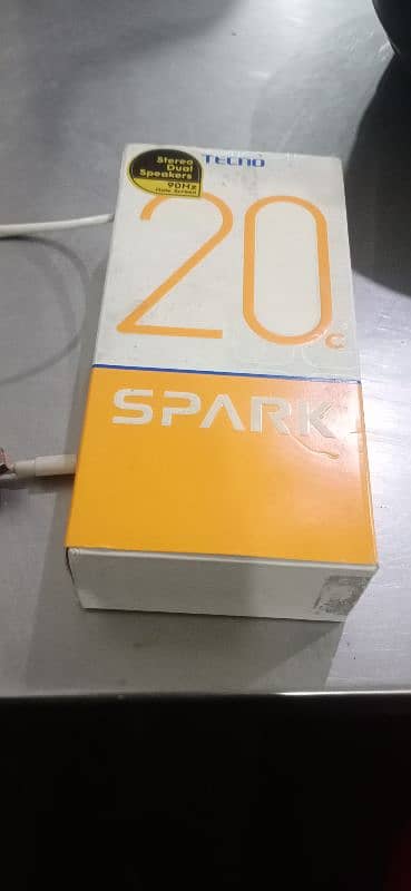 spark 20c 4+4 128gb 0