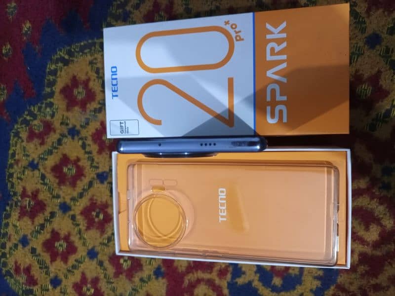 Tecno Spark 20 Pro Plus 8/256 10