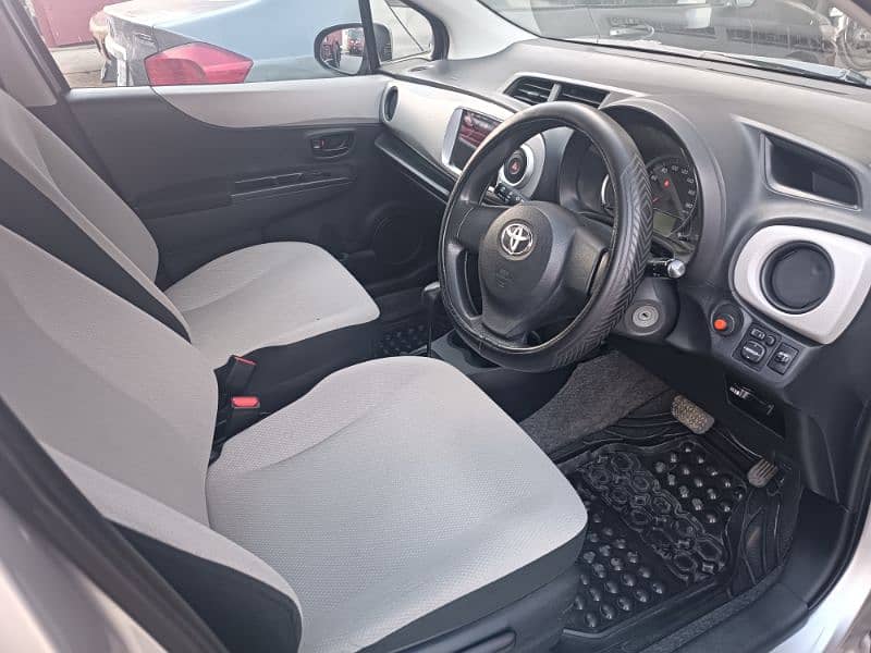 Toyota Vitz 2016 4