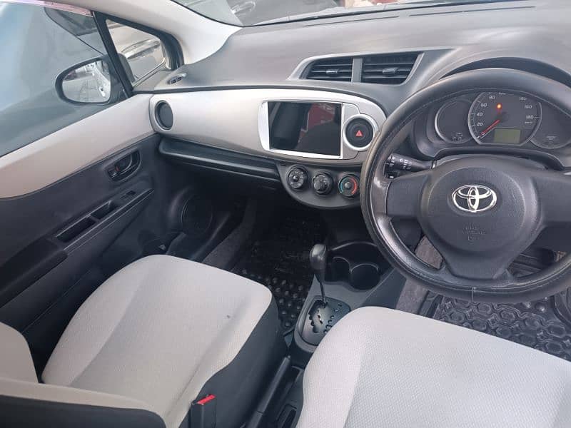 Toyota Vitz 2016 7