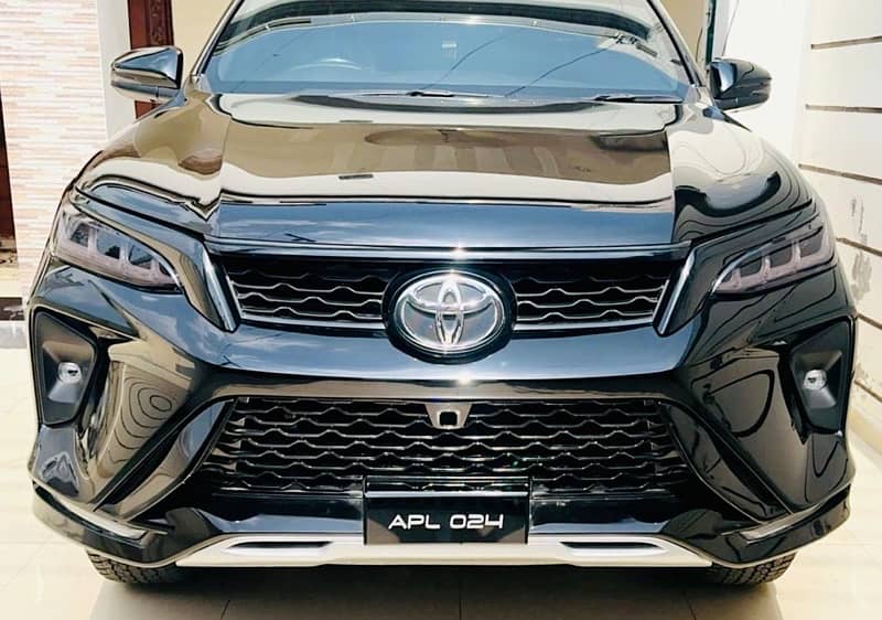 Toyota Fortuner Legender 2023 1