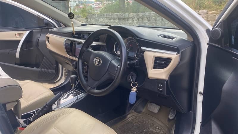 Toyota Corolla Altis 2017 3