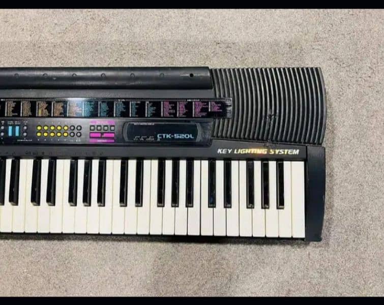 Casio CTK 520L piano keyboard 61 keys 1