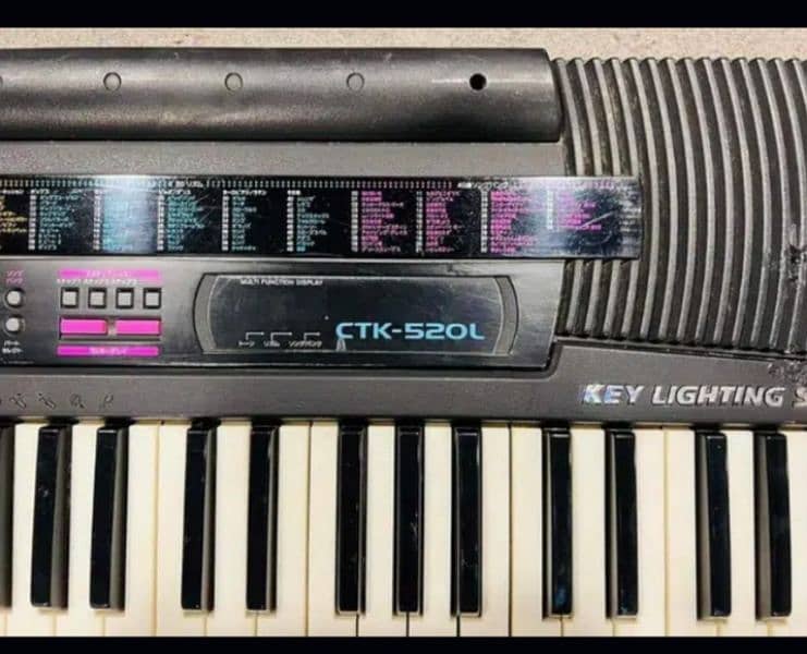 Casio CTK 520L piano keyboard 61 keys 4