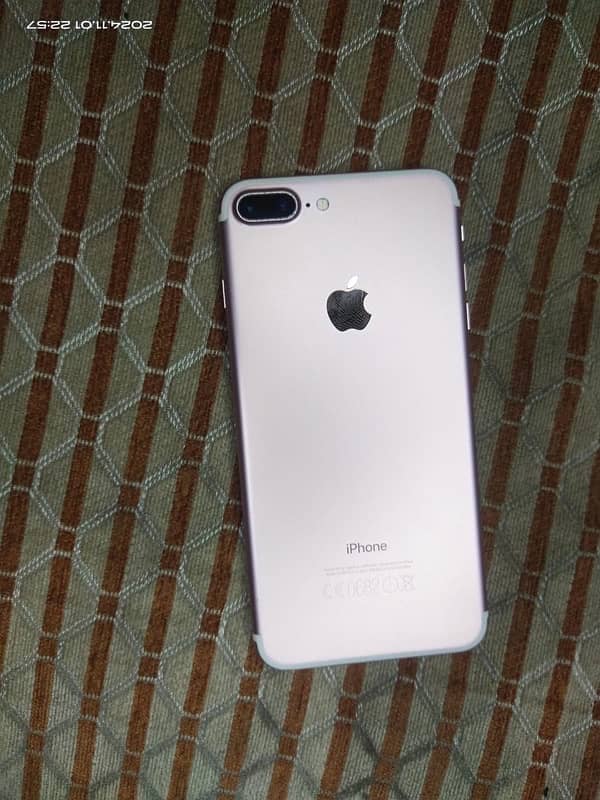 i phone  7 plus 5