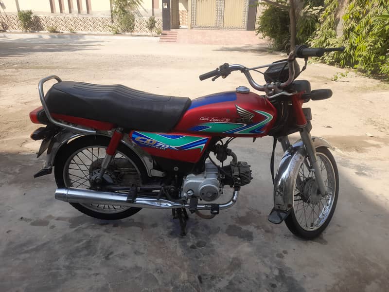 Honda CD 70 2018 4