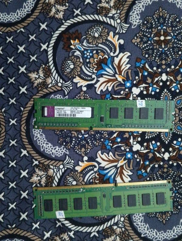 2 Rams for sale 1gb DDR3 2