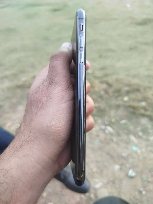 iPhone X's Max Non PTA 7