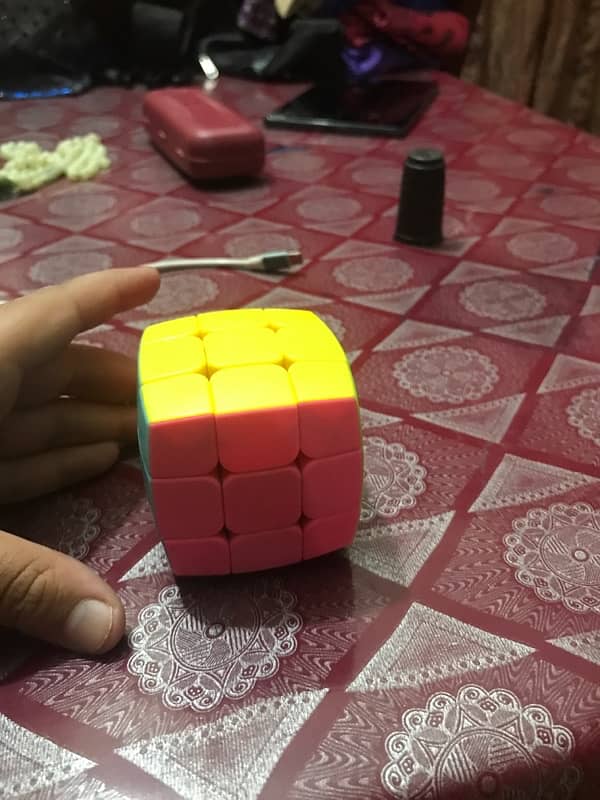 Rubiks cube with video of how to solve 2