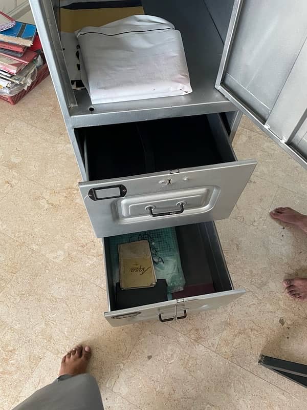 Office Steel Almari with Locker for Sale 3