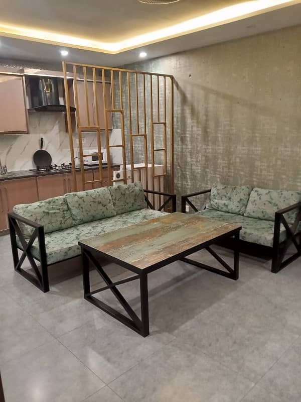 One bedroom daily basis laxusry short stay apartment available 4