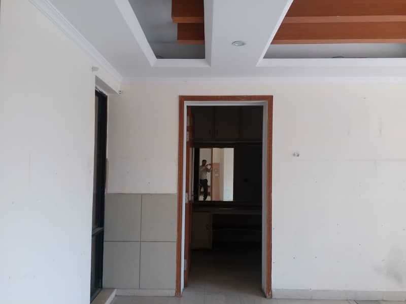 GULBERG,1 KANAL COMMERCIAL USE HOUSE FOR RENT GARDEN TOWN MOLDEL TOWN SHADMAN LAHORE 17