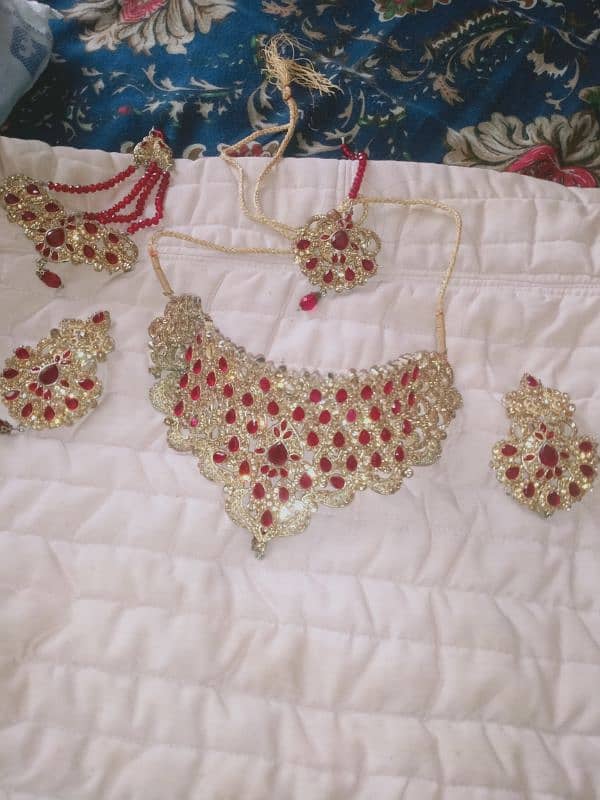 jewelery set urgent sale only c,al 0,3,0,3,5,4,4, 95, 25 1