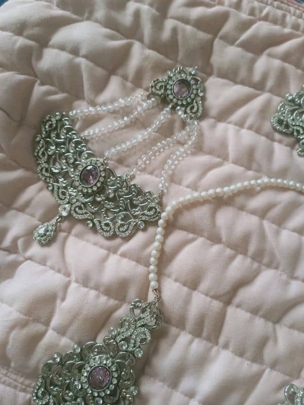 jewelery set urgent sale only c,al 0,3,0,3,5,4,4, 95, 25 3