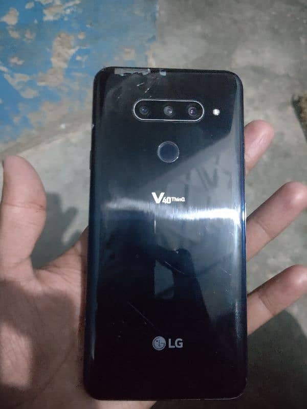 LG v40 mobile 3