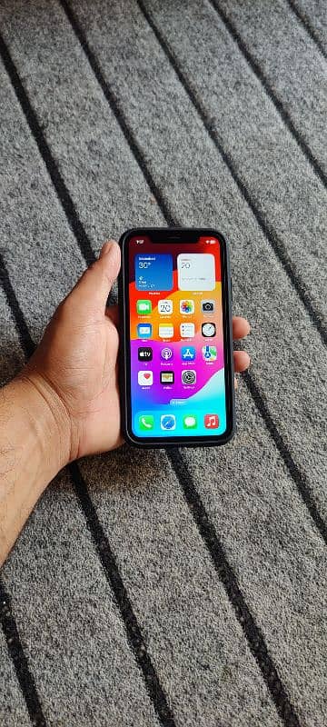 Iphone 11    NON PTA LLA  03101873383 8