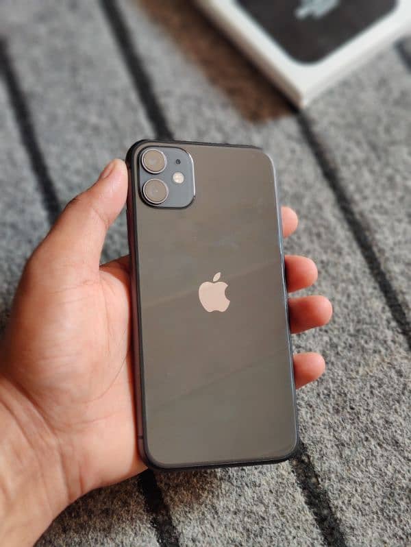 Iphone 11    NON PTA LLA  03101873383 10