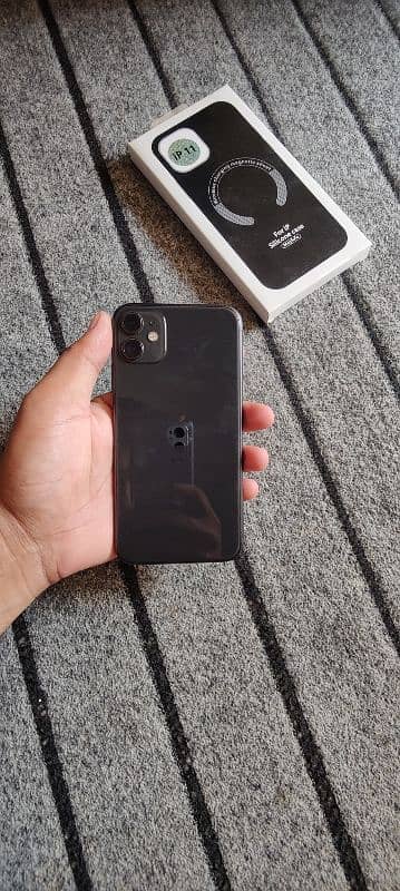 Iphone 11    NON PTA LLA  03101873383 13