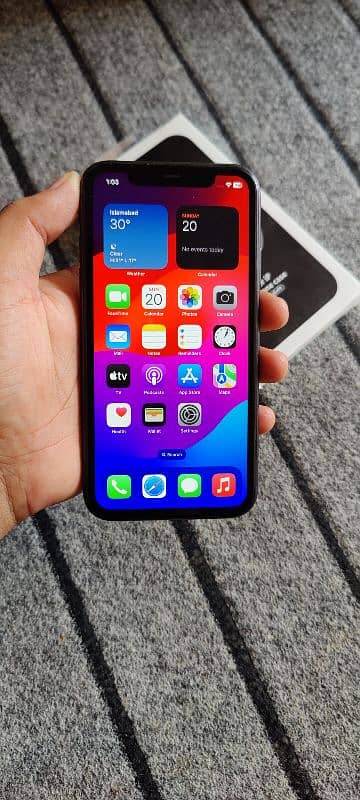 Iphone 11    NON PTA LLA  03101873383 15