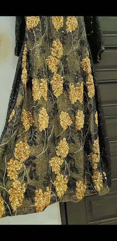 Beautiful maxi with golden and black sequence 1