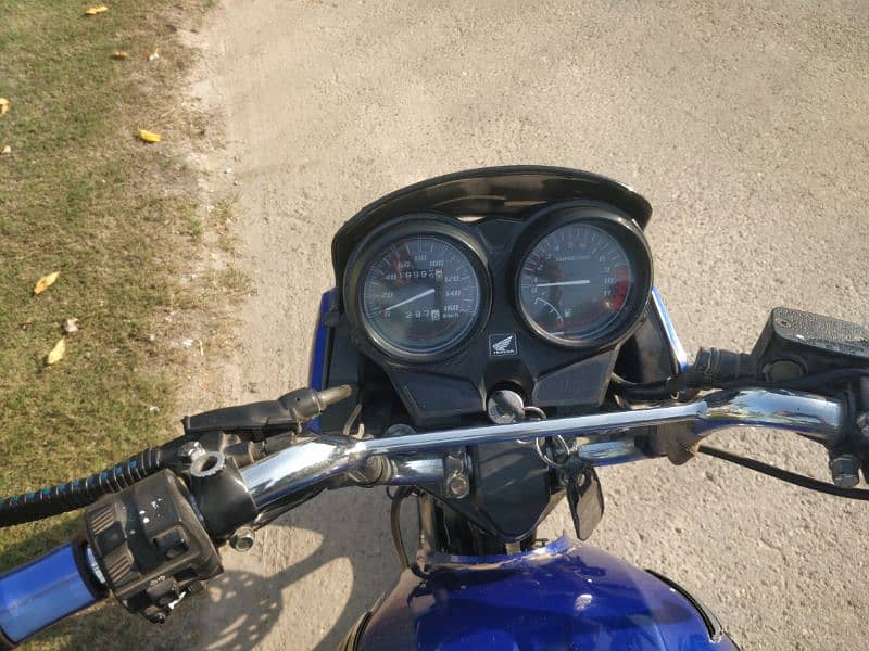 Honda cb 125f in blue colour for sale 4