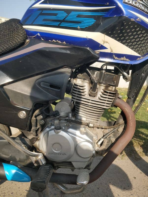 Honda cb 125f in blue colour for sale 7