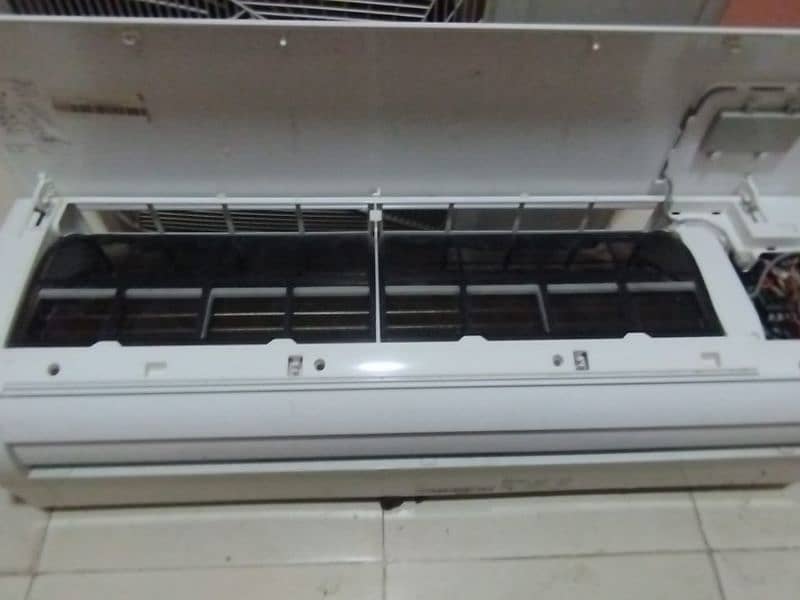 Haier Ac 1.5 ton urgent sale 03051236607 2