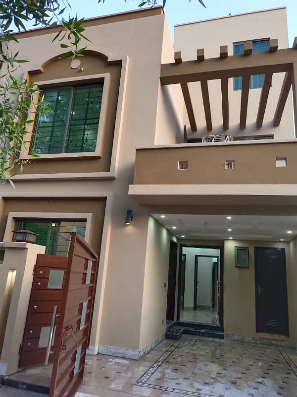 5 Marla Fully Renovated House Facing Park AA Block Sector D- Bahria Town 0