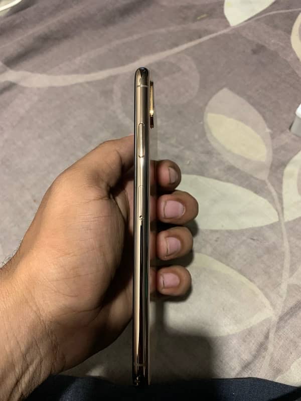 IPHONE XS MAX 64gb NON PTA 4