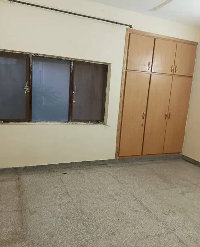 G-11/3 FGEHA D-Type 2nd Floor Flat For Rent 1