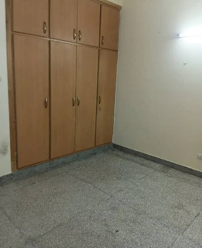 G-11/3 FGEHA D-Type 2nd Floor Flat For Rent 7