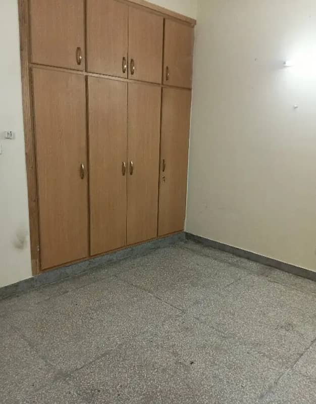 G-11/3 FGEHA D-Type 2nd Floor Flat For Rent 8