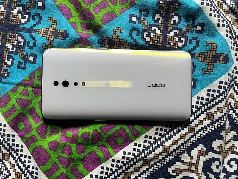 Oppo reno Z 8/256 13