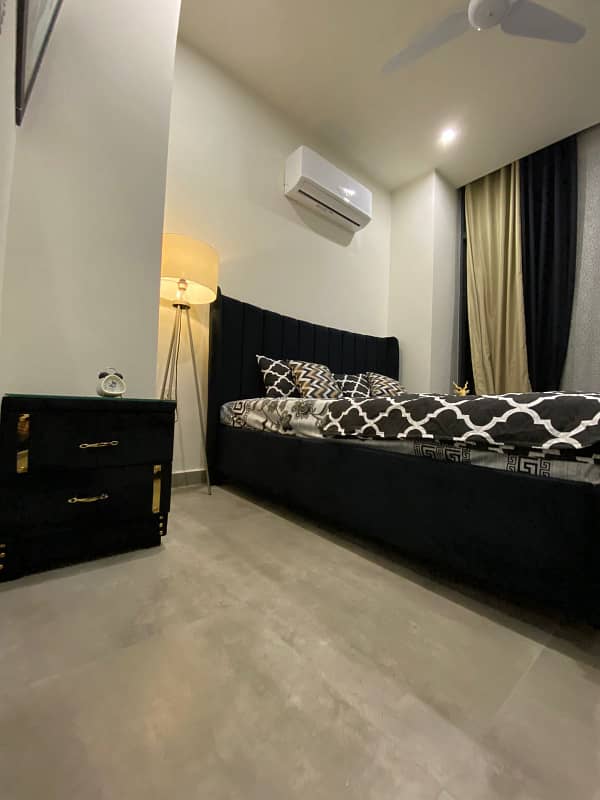 1 and 2 BHK furnished Luxurious apartment daily basis available 8