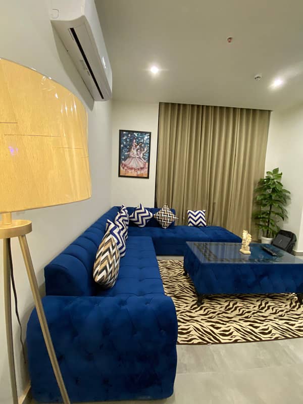 1 and 2 BHK furnished Luxurious apartment daily basis available 14