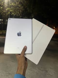 IPAD 9TH GANERATION 64GB WITH COMPLETE BOX AND 20W ORIGNAL CHARGER